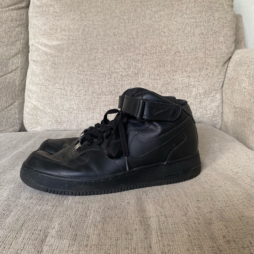 Mens Black Air Force 1 Mid ‘07 Size 10